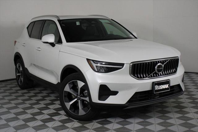 new 2025 Volvo XC40 car, priced at $46,015