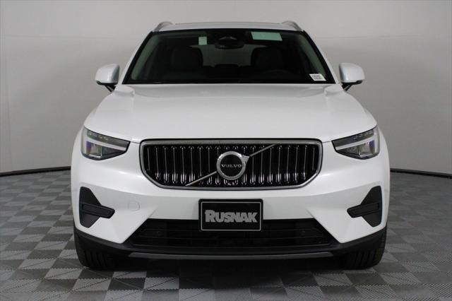 new 2025 Volvo XC40 car, priced at $46,015