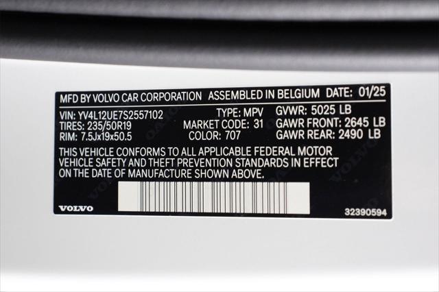 new 2025 Volvo XC40 car, priced at $48,335