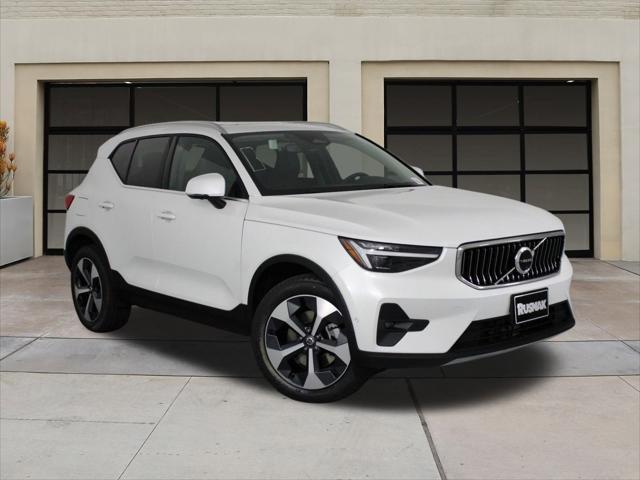 new 2025 Volvo XC40 car, priced at $48,335