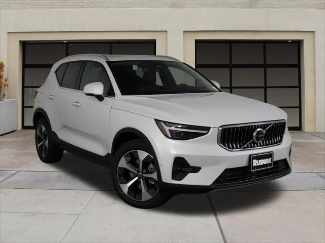 new 2025 Volvo XC40 car, priced at $48,335