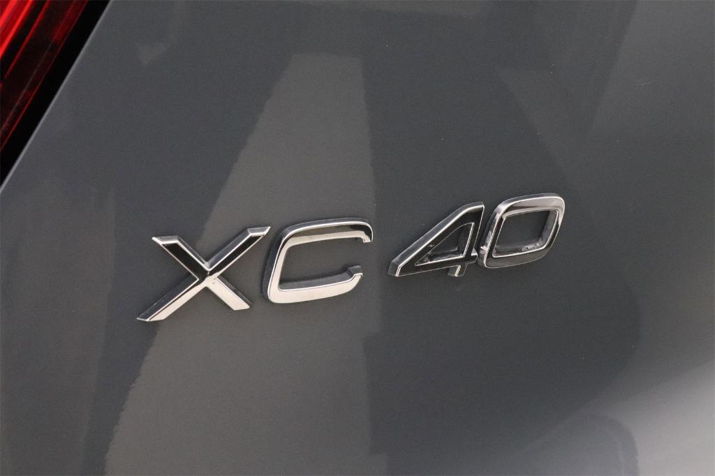 used 2021 Volvo XC40 car, priced at $30,595