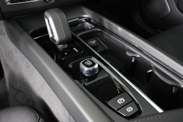new 2025 Volvo XC60 car, priced at $49,095