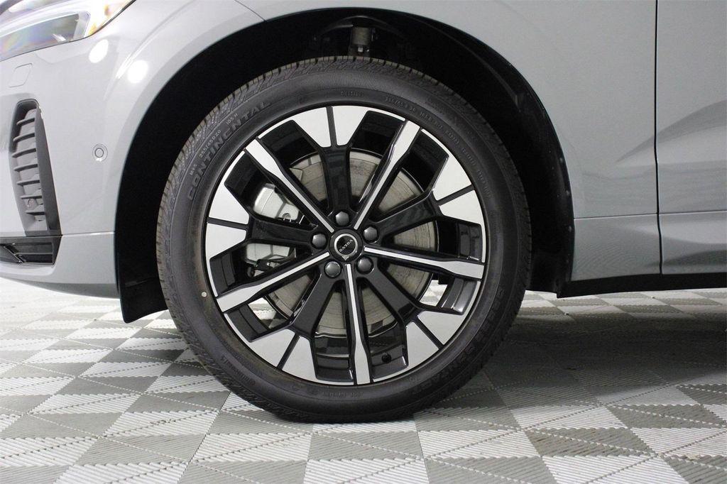 new 2026 Volvo XC60 Plug-In Hybrid car, priced at $69,285