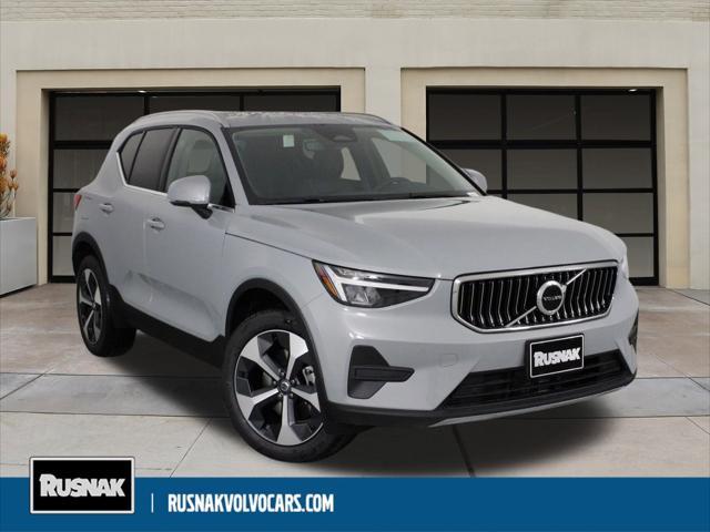 new 2025 Volvo XC40 car, priced at $46,035