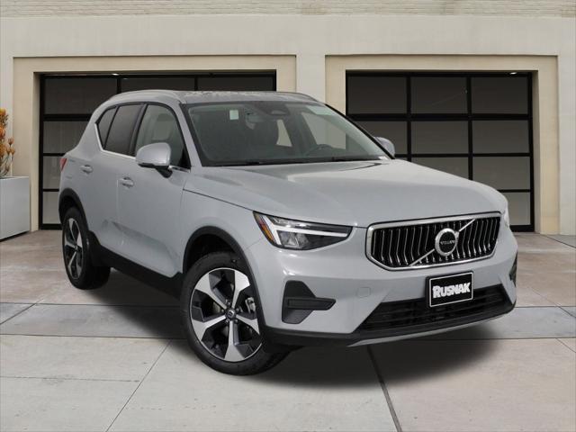 new 2025 Volvo XC40 car, priced at $46,035