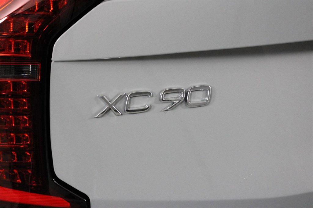 new 2026 Volvo XC90 car, priced at $68,035