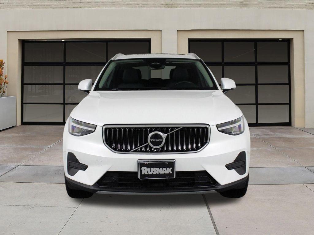 used 2025 Volvo XC40 car, priced at $36,035