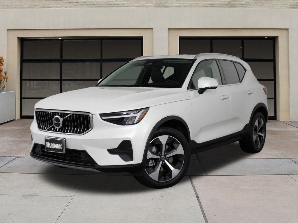 used 2025 Volvo XC40 car, priced at $36,035