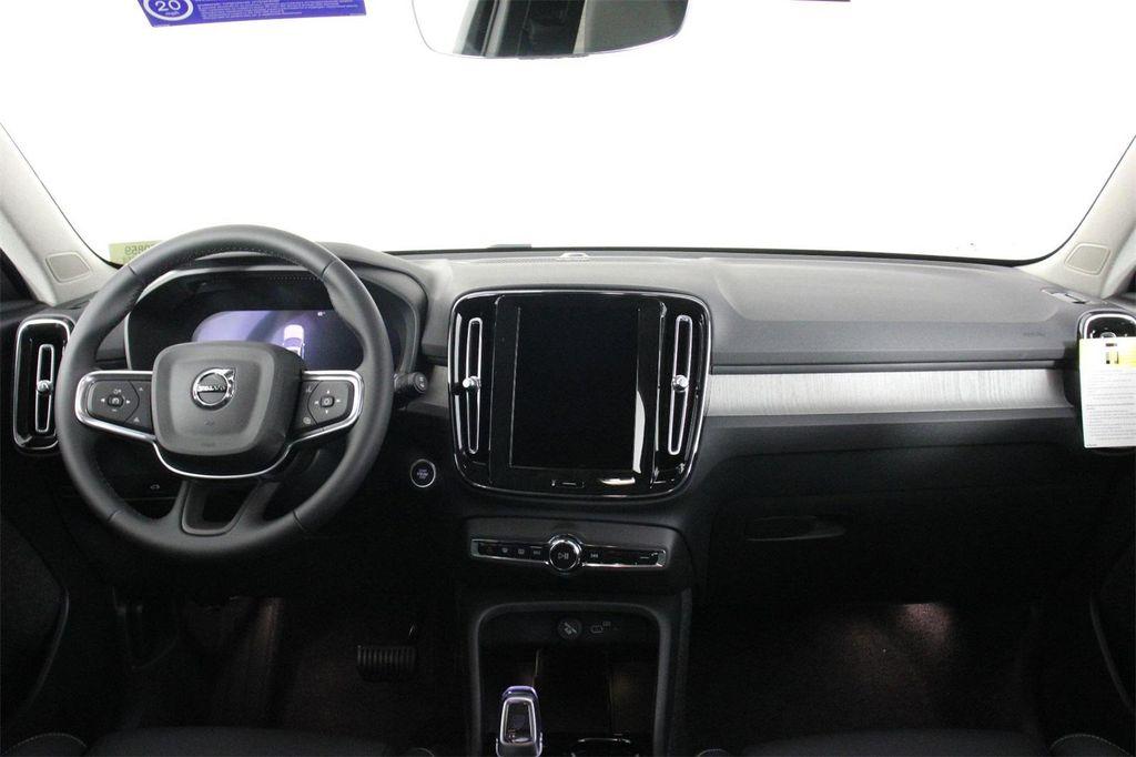 new 2025 Volvo XC40 car, priced at $51,565