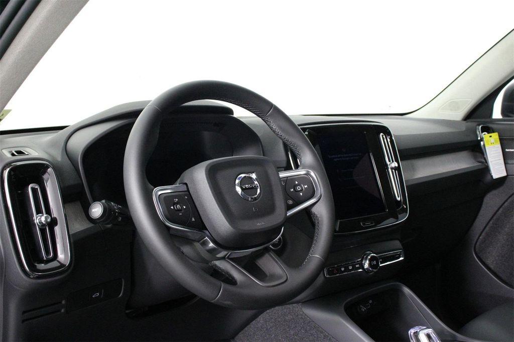 new 2025 Volvo XC40 car, priced at $51,565