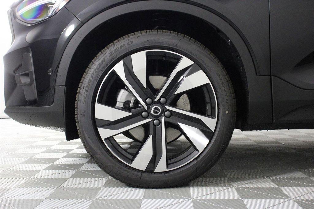 new 2025 Volvo XC40 car, priced at $51,565
