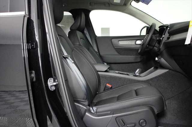 new 2025 Volvo XC40 car, priced at $51,565