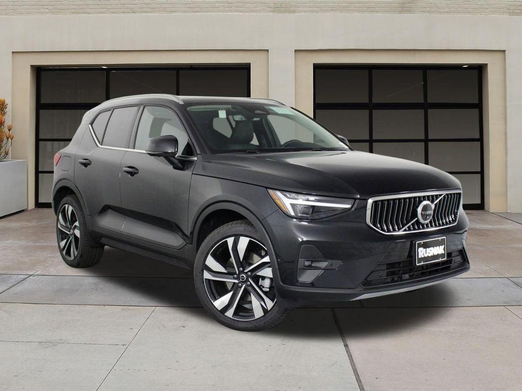 new 2025 Volvo XC40 car, priced at $51,565
