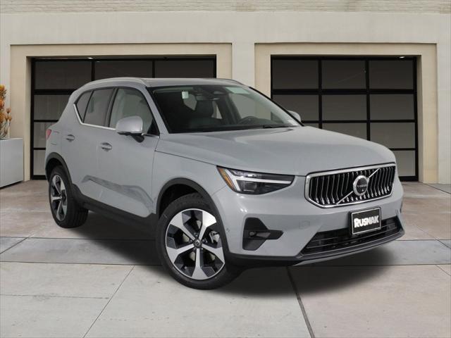 new 2025 Volvo XC40 car, priced at $48,315