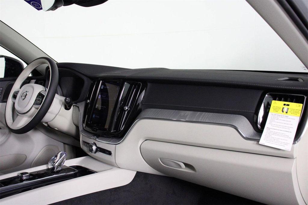 new 2025 Volvo XC60 car, priced at $57,998