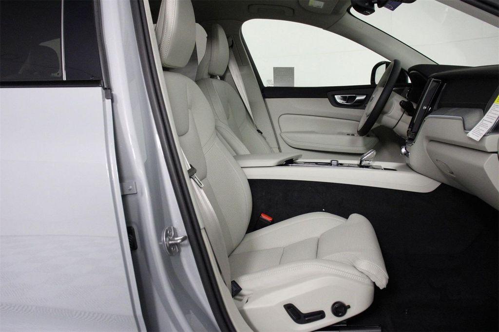new 2025 Volvo XC60 car, priced at $57,998