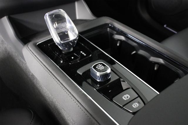 new 2025 Volvo XC90 car, priced at $69,155