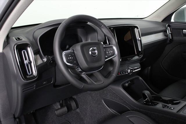 new 2025 Volvo XC40 car, priced at $46,290
