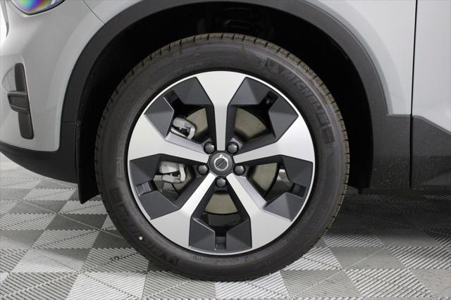 new 2025 Volvo XC40 car, priced at $46,290