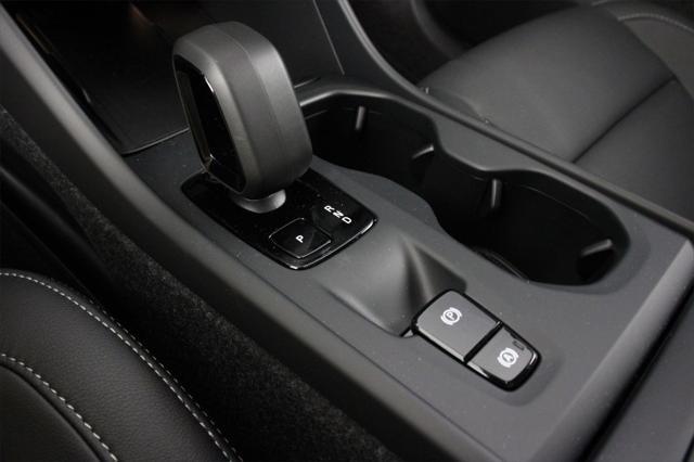 new 2025 Volvo XC40 car, priced at $46,290