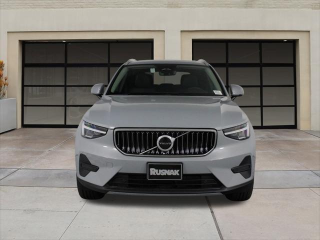 new 2025 Volvo XC40 car, priced at $46,290