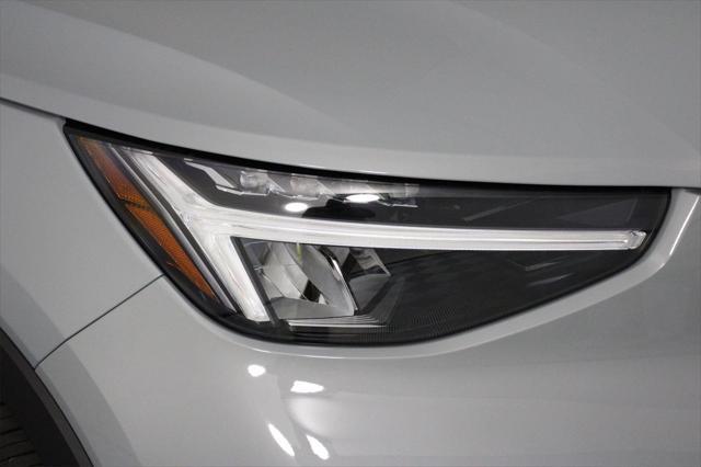 new 2025 Volvo XC40 car, priced at $46,290