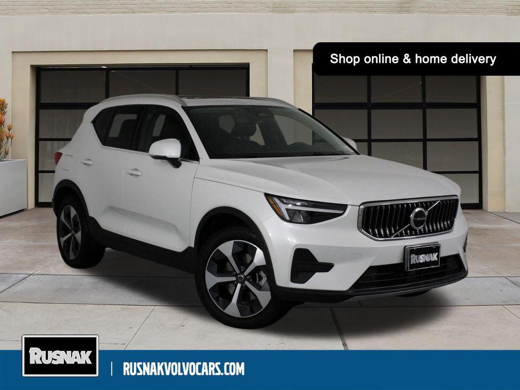 used 2025 Volvo XC40 car, priced at $37,987