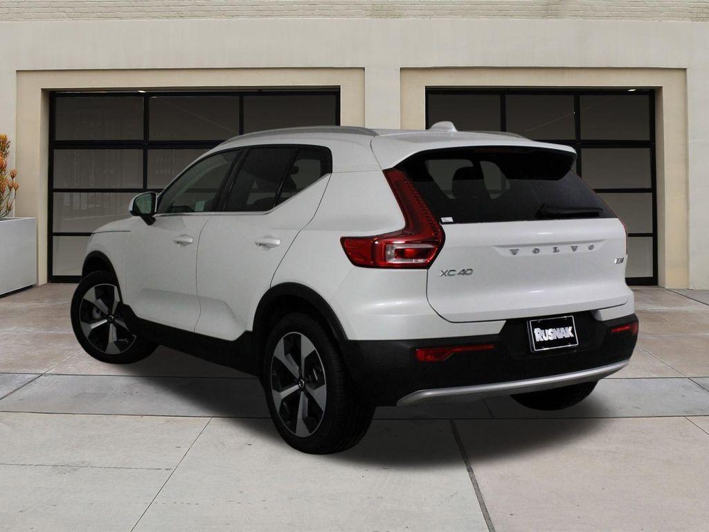 used 2025 Volvo XC40 car, priced at $37,487