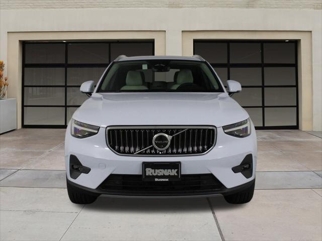 new 2025 Volvo XC40 car, priced at $52,590