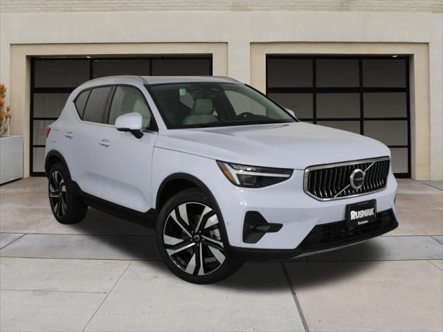 new 2025 Volvo XC40 car, priced at $52,590