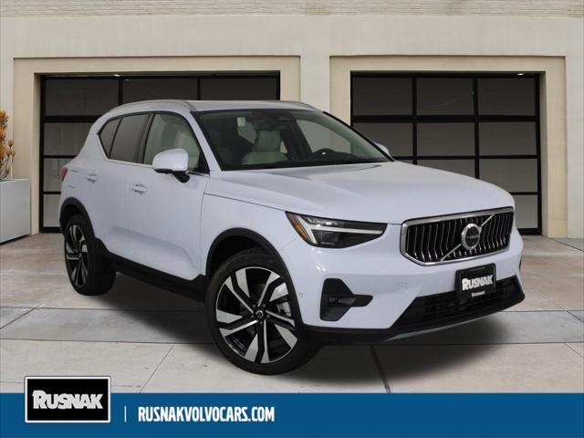 new 2025 Volvo XC40 car, priced at $52,590