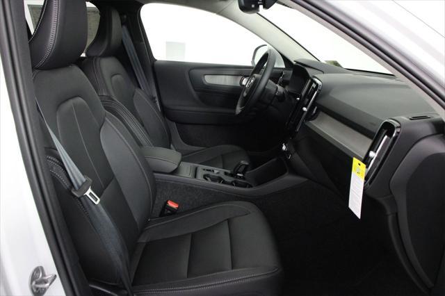 new 2025 Volvo XC40 car, priced at $46,035