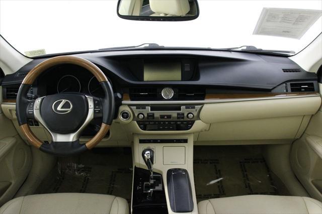 used 2014 Lexus ES 300h car, priced at $13,795