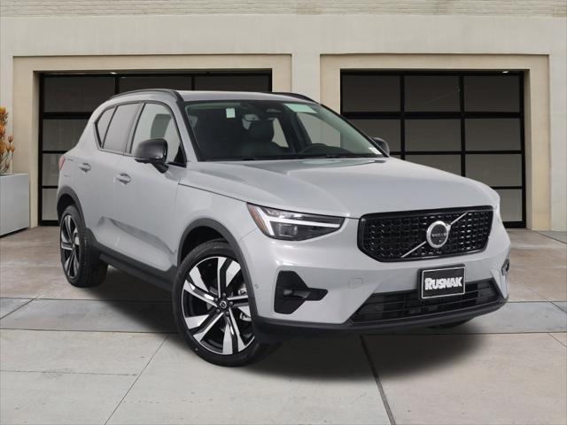 new 2025 Volvo XC40 car, priced at $50,025