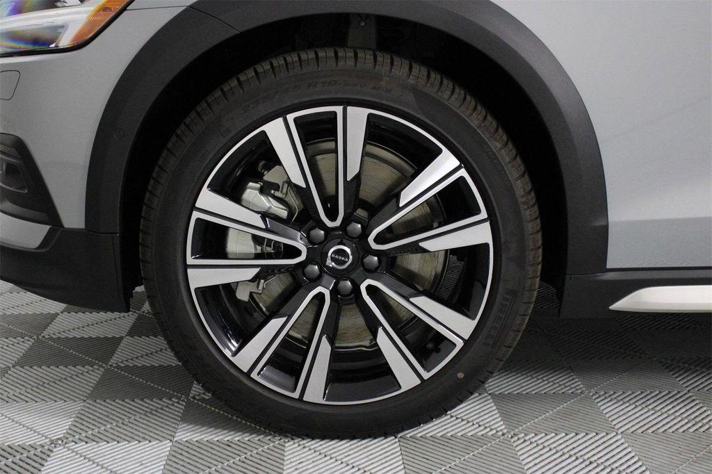 new 2026 Volvo V60 Cross Country car, priced at $61,070