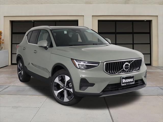 new 2025 Volvo XC40 car, priced at $46,250