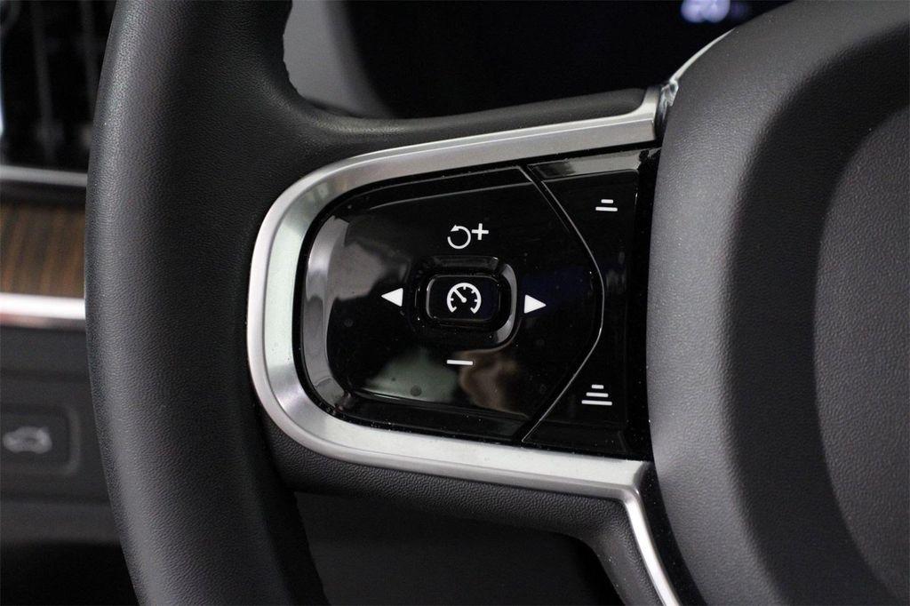 used 2023 Volvo XC60 car, priced at $36,995