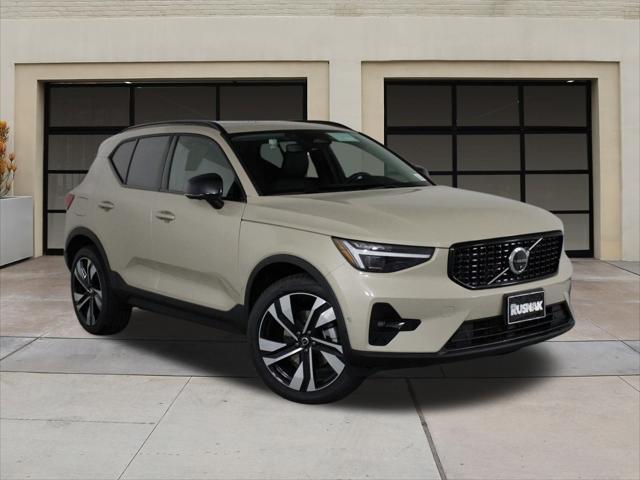 new 2025 Volvo XC40 car, priced at $49,590