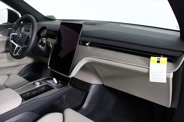 new 2025 Volvo EX90 car, priced at $85,640