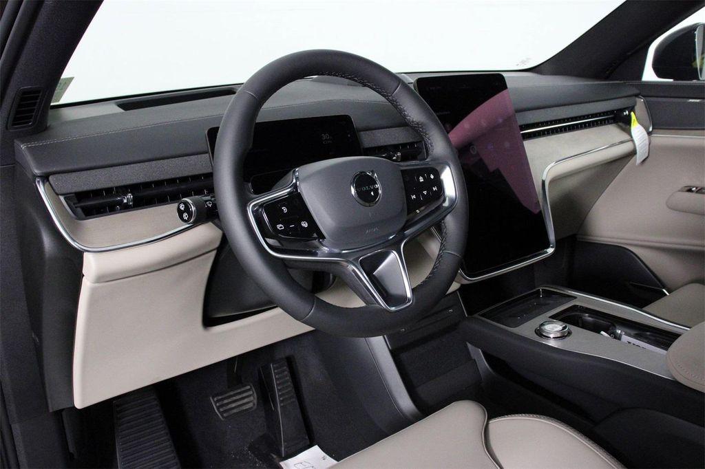 new 2025 Volvo EX90 car, priced at $85,640