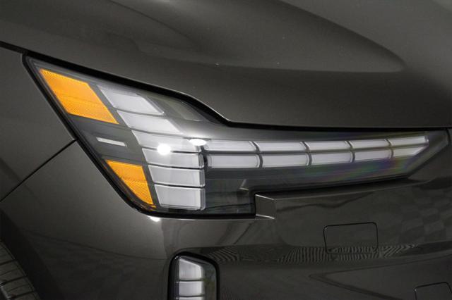 new 2025 Volvo EX90 car, priced at $85,640