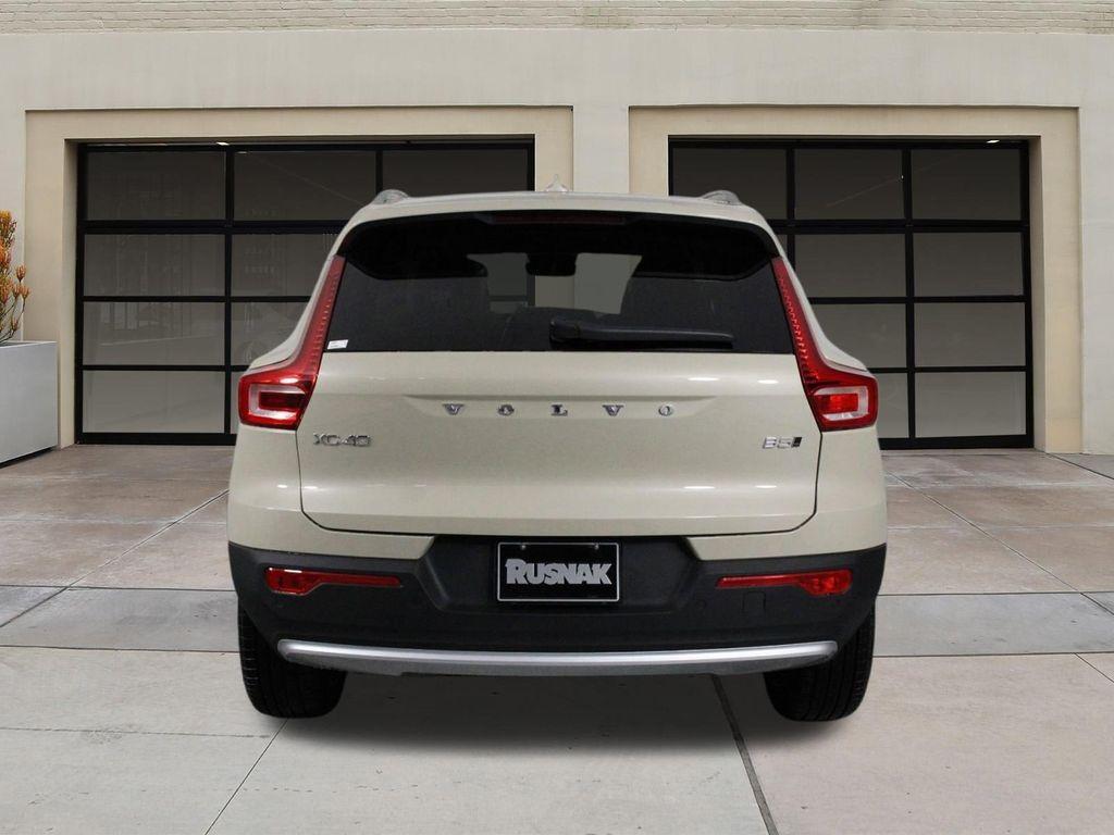 new 2025 Volvo XC40 car, priced at $51,565