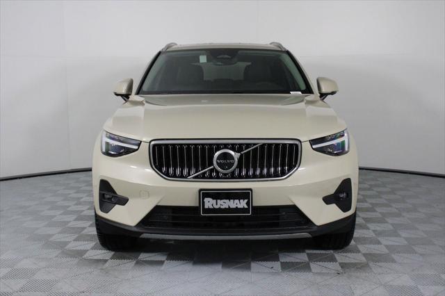 new 2025 Volvo XC40 car, priced at $51,565