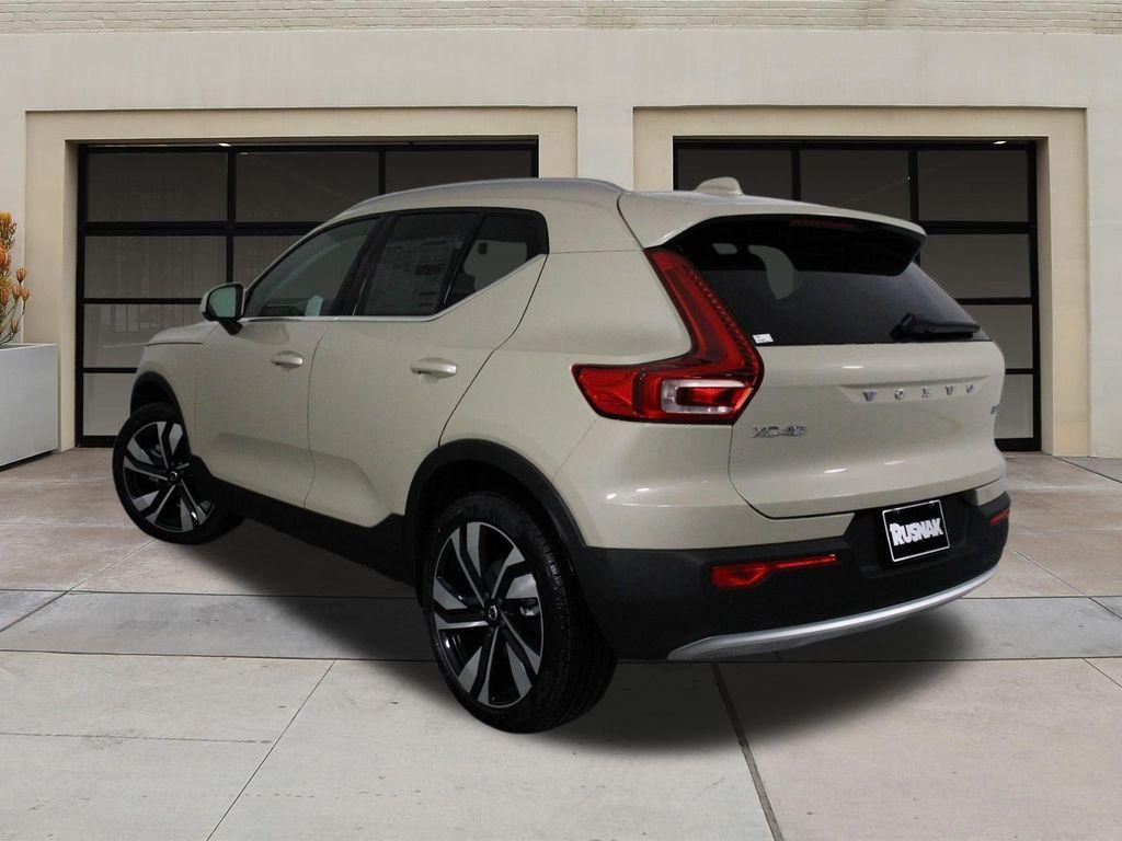 new 2025 Volvo XC40 car, priced at $51,565