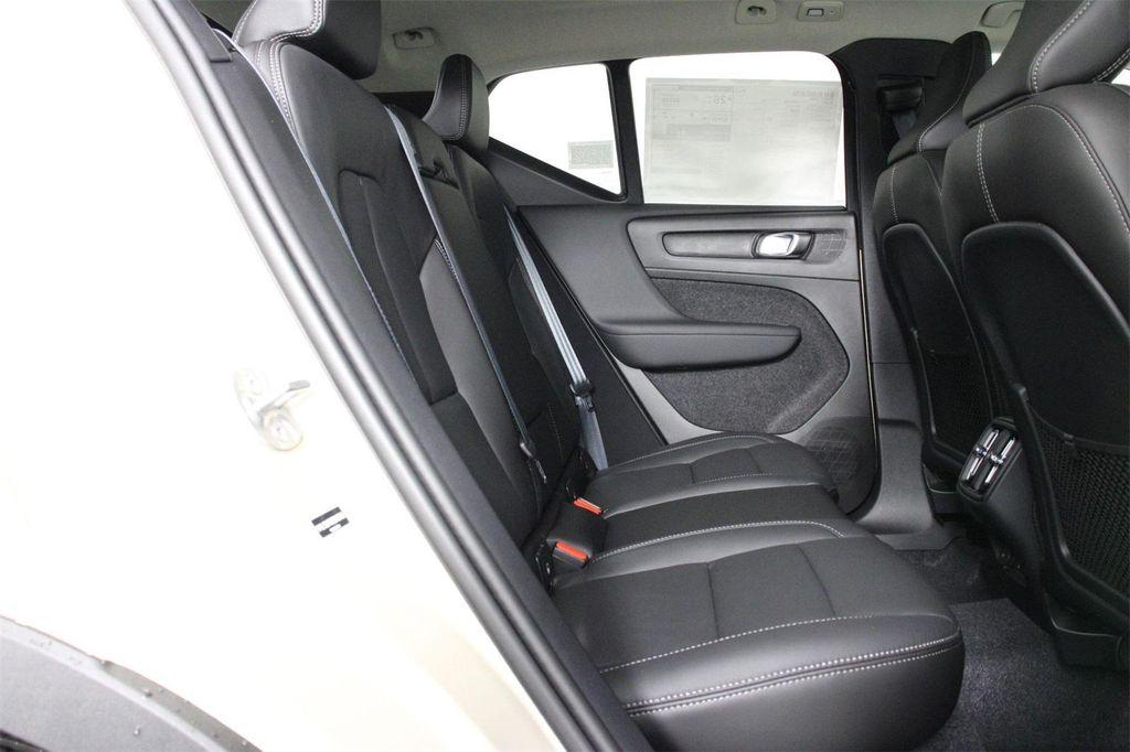new 2025 Volvo XC40 car, priced at $51,565