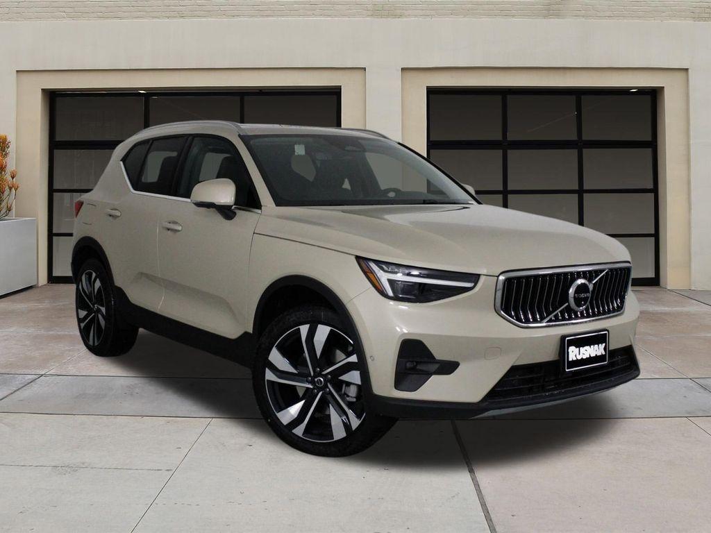 new 2025 Volvo XC40 car, priced at $51,565