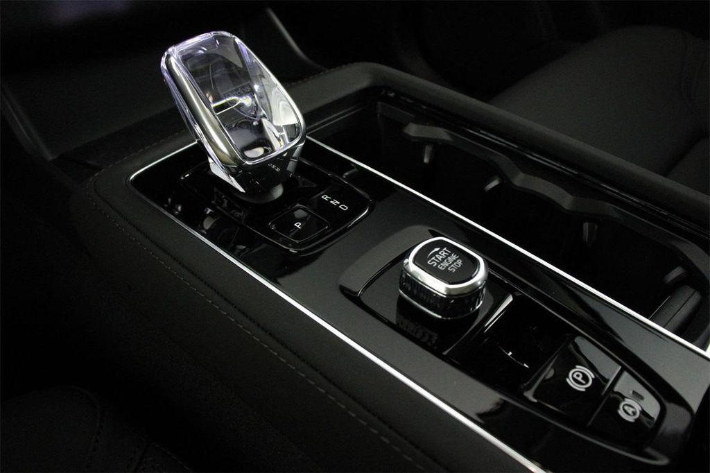 new 2025 Volvo XC90 car, priced at $67,495