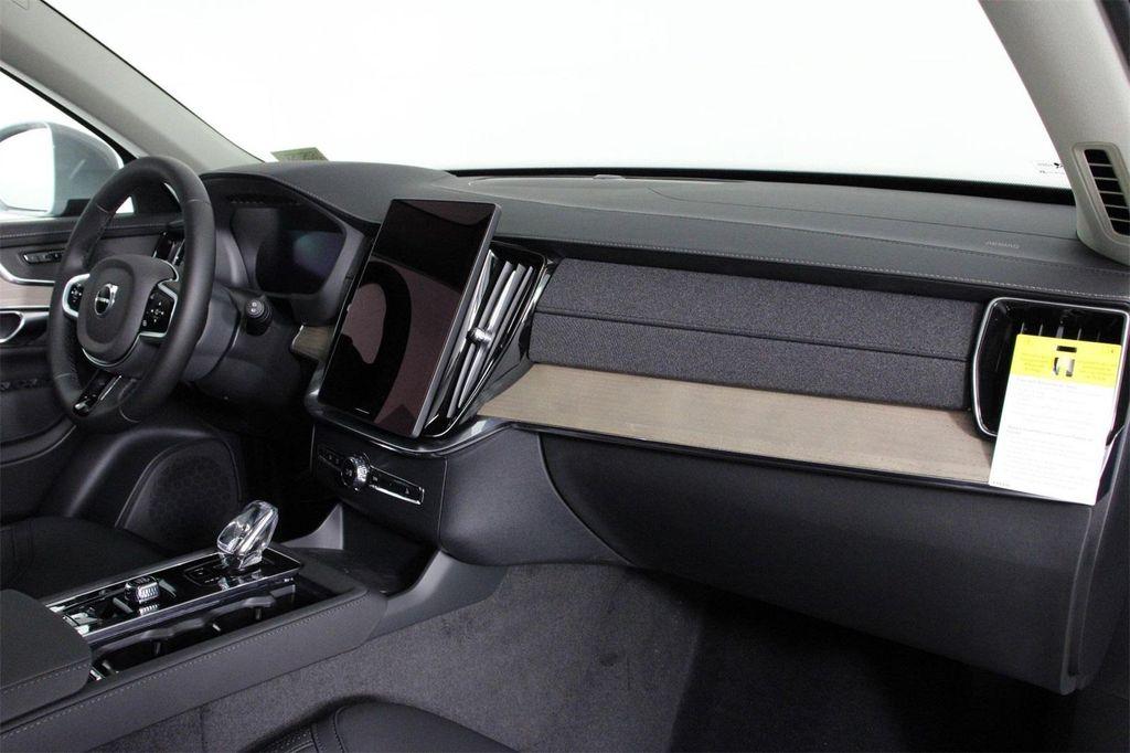 new 2025 Volvo XC90 car, priced at $67,495