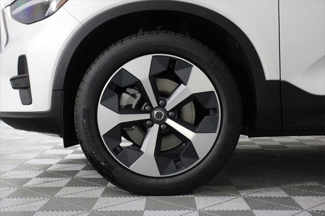new 2025 Volvo XC40 car, priced at $45,815